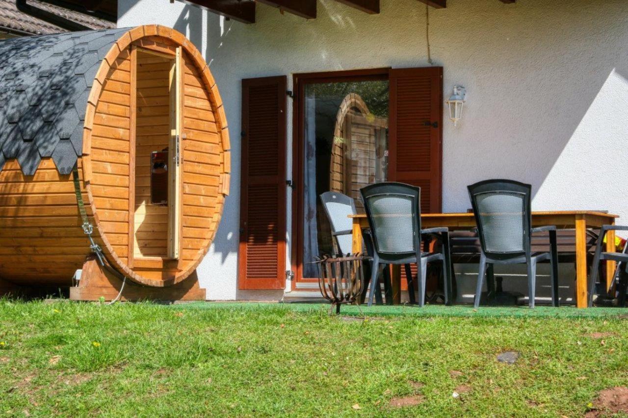 Seepark Kirchheim Ferienhaus Bei Vera Mit Sauna Exterior foto